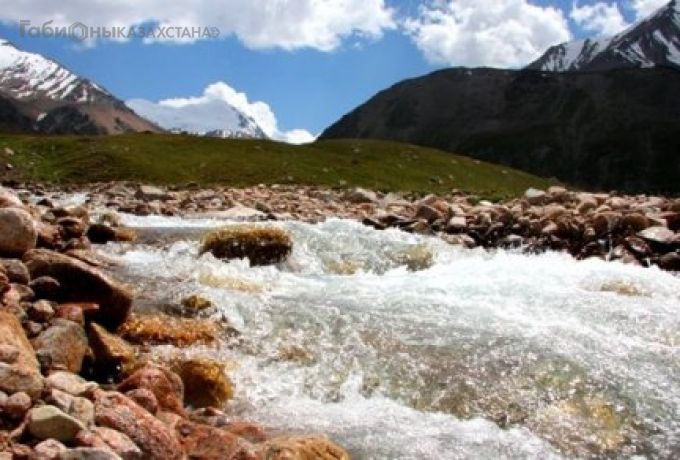 Селевые потоки сошли на реке Улкен Алматы