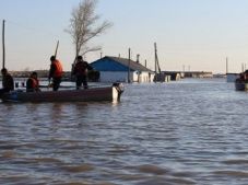 Весеннее смывание денег: никто не понимает, по чьей вине тонет страна